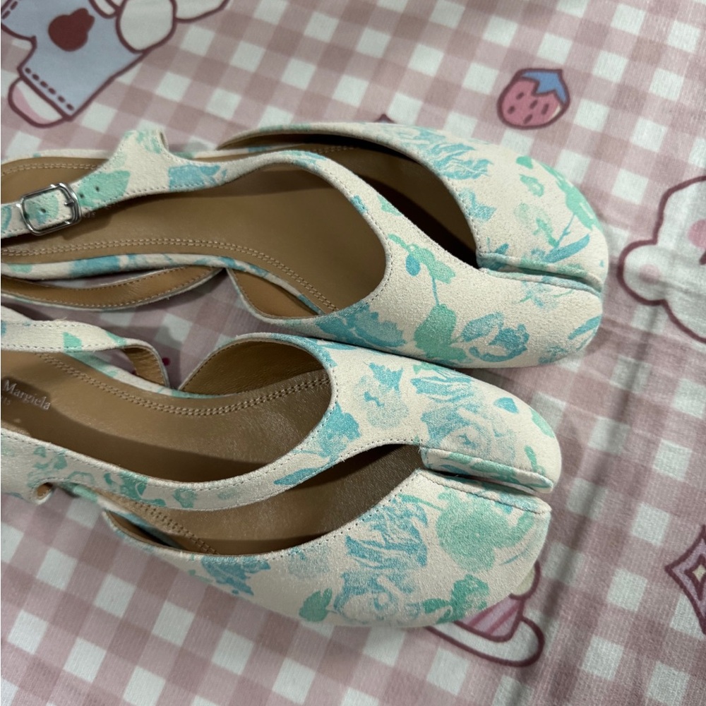 Maison Margiela Floral Split-Toe Slingback Flats in Mint and Cream - Picture 8 of 8